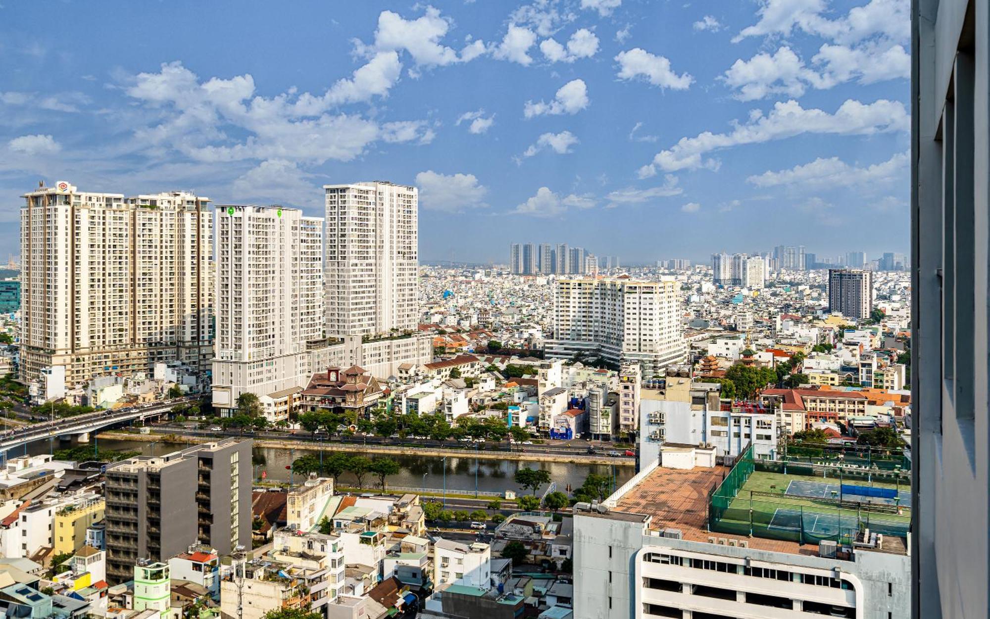 Otis Soho Saigon Balcony Apartment Ho Chi Minh City Exterior photo